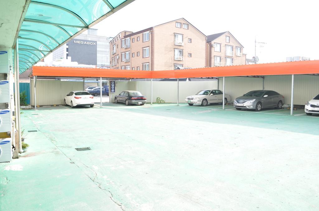 Goodstay Woosin Hotel Jeonju Exterior photo